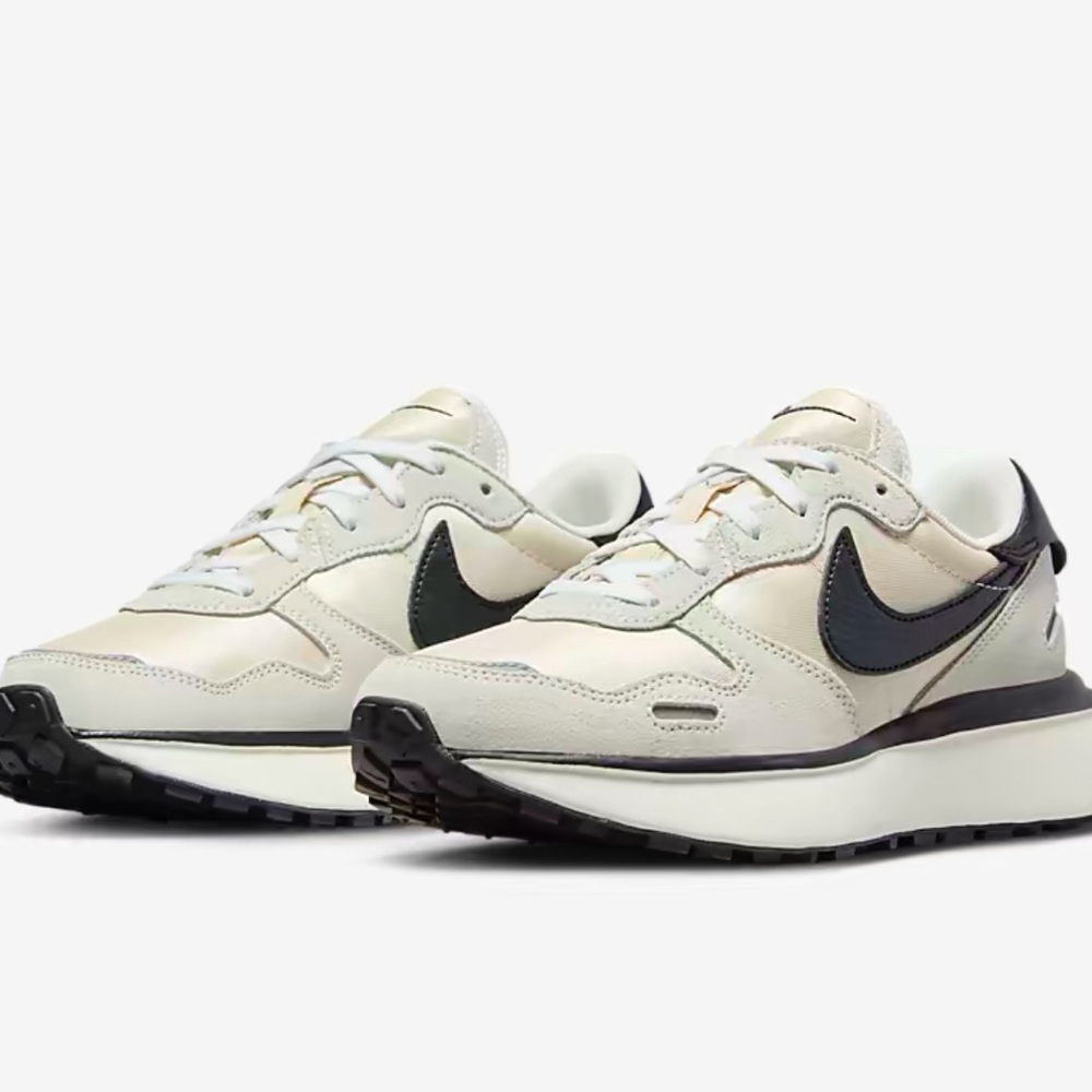 Nike Cream and Black Athletic Shoes